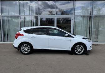 Подержанный автомобиль Ford Focus Hatchback 2013 года (4 фото)