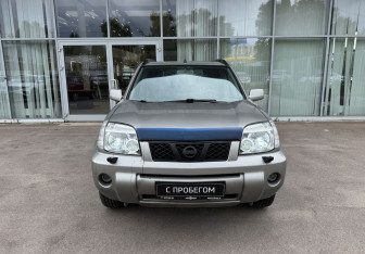 Подержанный автомобиль Nissan X-Trail 2004 года (2 фото)