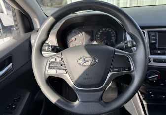 Подержанный автомобиль Hyundai Solaris Sedan 2022 года (10 фото)