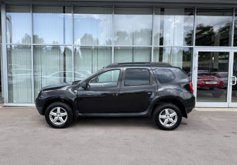 Подержанный автомобиль Renault Duster 2012 года (8 фото)