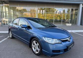 Подержанный автомобиль Honda Civic Sedan 2007 года (3 фото)