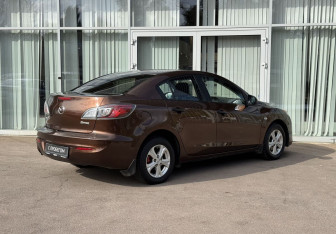 Подержанный автомобиль Mazda 3 Sedan 2013 года (5 фото)