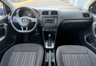 Подержанный автомобиль Volkswagen Polo Sedan 2019 года (9 фото)