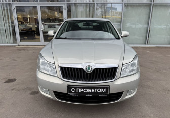 Подержанный автомобиль Skoda Octavia Liftback 2012 года (2 фото)