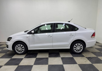 Подержанный автомобиль Volkswagen Polo Sedan 2018 года (8 фото)