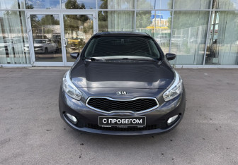 Подержанный автомобиль Kia Ceed Hatchback 2015 года (2 фото)