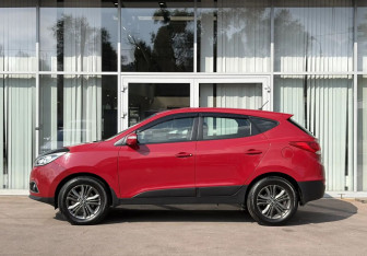 Подержанный автомобиль Hyundai ix35 2013 года (8 фото)