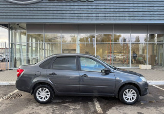 Подержанный автомобиль LADA (ВАЗ) Granta Sedan 2017 года (4 фото)