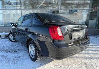 Подержанный автомобиль Daewoo Gentra Sedan 2013 года (7 фото)