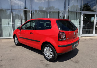 Подержанный автомобиль Volkswagen Polo Hatchback 2006 года (7 фото)