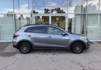 Подержанный автомобиль Kia Rio Hatchback 2018 года (7 фото)