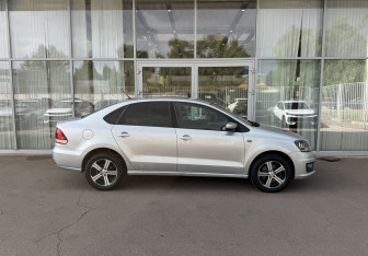 Подержанный автомобиль Volkswagen Polo Sedan 2016 года (4 фото)