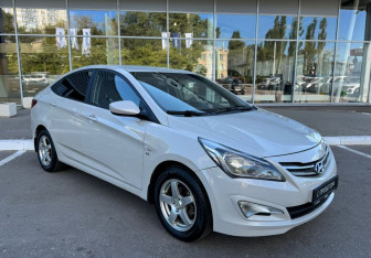 Подержанный автомобиль Hyundai Solaris Sedan 2015 года (3 фото)