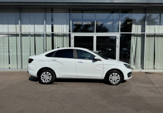 Подержанный автомобиль LADA (ВАЗ) Vesta Sedan 2024 года (4 фото)