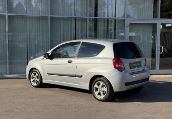 Подержанный автомобиль Chevrolet Aveo Hatchback 2009 года (7 фото)