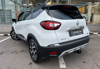 Подержанный автомобиль Renault Kaptur 2016 года (7 фото)