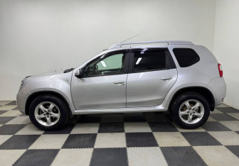 Подержанный автомобиль Nissan Terrano 2014 года (8 фото)