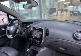 Подержанный автомобиль Renault Kaptur 2016 года (10 фото)