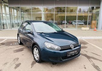 Подержанный автомобиль Volkswagen Golf Hatchback 2011 года (3 фото)