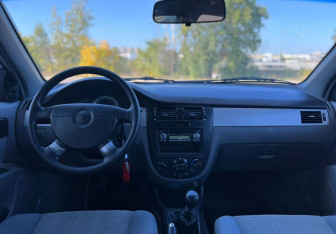 Подержанный автомобиль Chevrolet Lacetti Sedan 2011 года (9 фото)