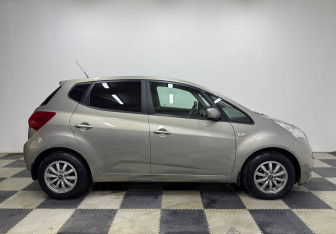 Подержанный автомобиль Kia Venga 2016 года (4 фото)