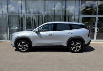 Подержанный автомобиль Geely Atlas 2023 года (8 фото)