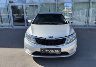 Подержанный автомобиль Kia Rio Hatchback 2013 года (2 фото)