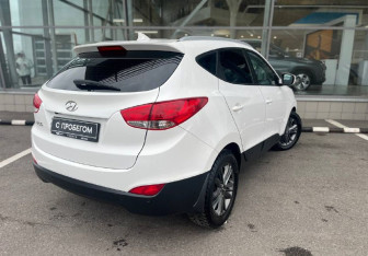 Подержанный автомобиль Hyundai ix35 2014 года (5 фото)