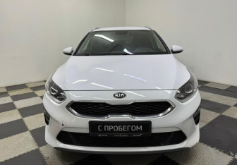 Подержанный автомобиль Kia Ceed Wagon 2020 года (2 фото)