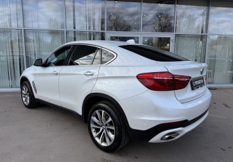 Подержанный автомобиль BMW X6 2019 года (7 фото)