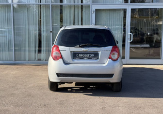 Подержанный автомобиль Chevrolet Aveo Hatchback 2009 года (6 фото)