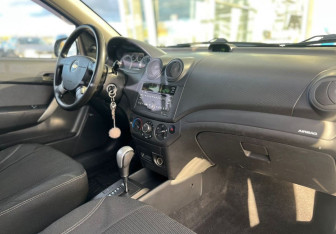 Подержанный автомобиль Chevrolet Aveo Sedan 2011 года (11 фото)