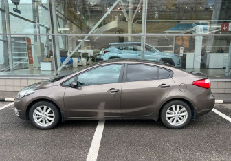 Подержанный автомобиль Kia Cerato Sedan 2014 года (8 фото)