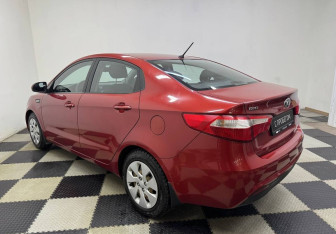 Подержанный автомобиль Kia Rio Sedan 2014 года (7 фото)