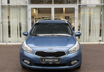 Подержанный автомобиль Kia Ceed Wagon 2012 года (2 фото)