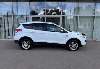 Подержанный автомобиль Ford Kuga 2014 года (4 фото)