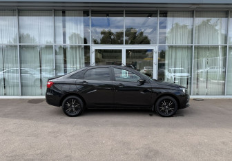 Подержанный автомобиль LADA (ВАЗ) Vesta Sedan 2018 года (4 фото)