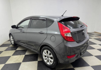 Подержанный автомобиль Hyundai Solaris Hatchback 2012 года (7 фото)