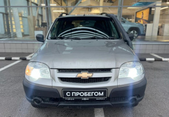 Подержанный автомобиль Chevrolet Niva 2017 года (2 фото)