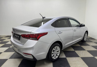 Подержанный автомобиль Hyundai Solaris Sedan 2017 года (5 фото)