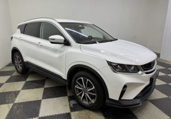 Подержанный автомобиль Geely Coolray 2020 года (3 фото)