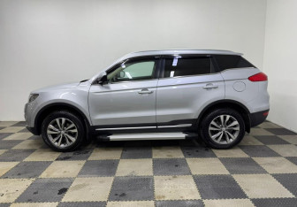 Подержанный автомобиль Geely Atlas 2019 года (8 фото)