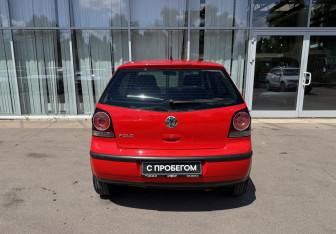 Подержанный автомобиль Volkswagen Polo Hatchback 2006 года (6 фото)