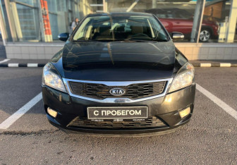 Подержанный автомобиль Kia Ceed Hatchback 2010 года (2 фото)