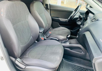 Подержанный автомобиль Kia Rio Sedan 2015 года (9 фото)