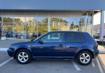 Подержанный автомобиль Volkswagen Golf Hatchback 1999 года (8 фото)