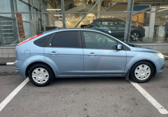Подержанный автомобиль Ford Focus Hatchback 2008 года (4 фото)