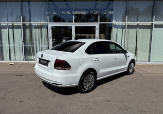 Подержанный автомобиль Volkswagen Polo Sedan 2018 года (5 фото)