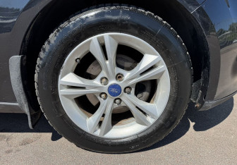 Подержанный автомобиль Ford Focus Wagon 2012 года (12 фото)