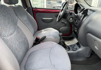 Подержанный автомобиль Daewoo Matiz 2013 года (10 фото)